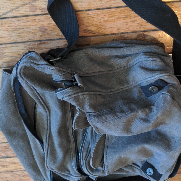 Thinkgeek Bags Thinkgeek Dnd Bag Of Holding Canvas Messenger Laptop